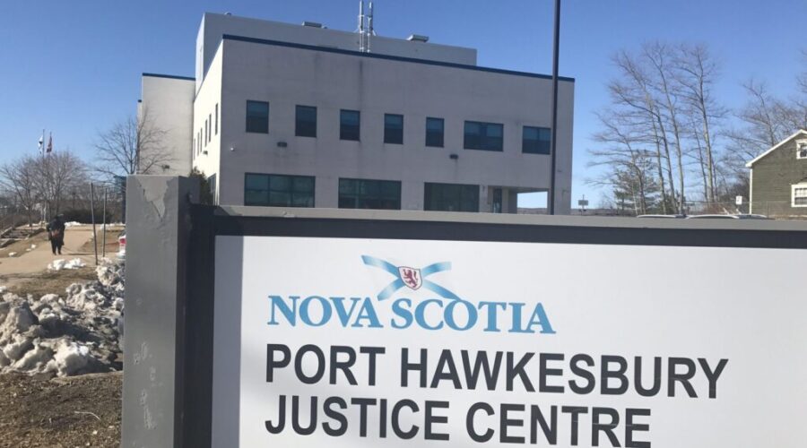 Man charged in thefts has case adjourned