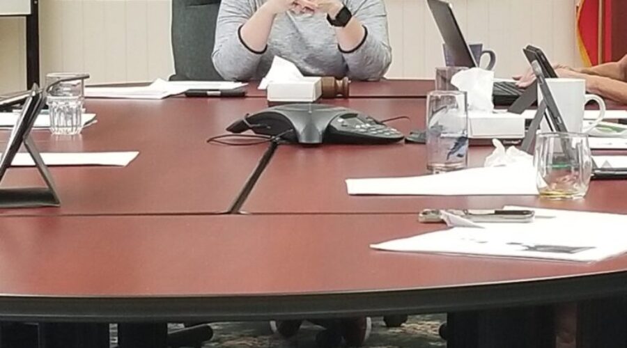 Councillors approve mayor’s request to temporarily live outside town