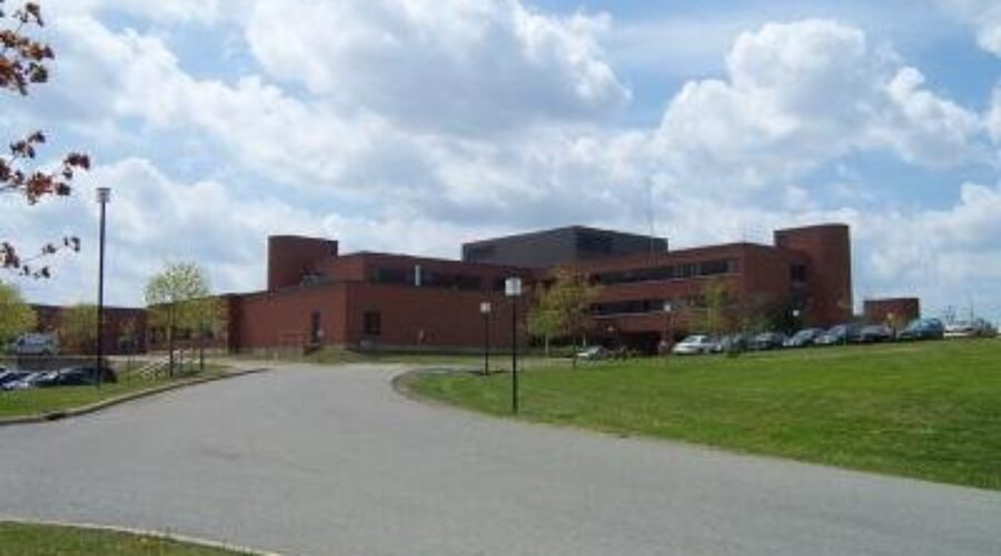 Warden says local political leaders need to help recruit new physicians