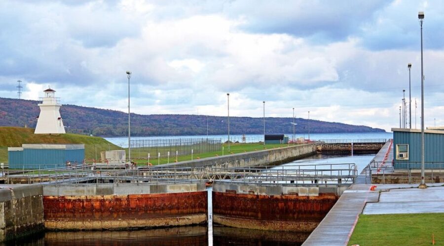 Canal re-opens to vessels