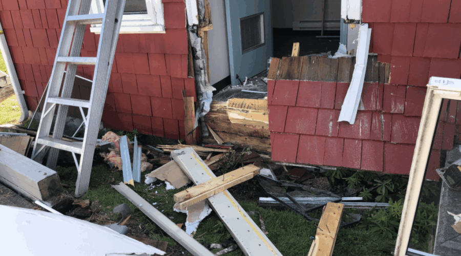 Vehicle crashes into Port Hastings Visitor Information Centre
