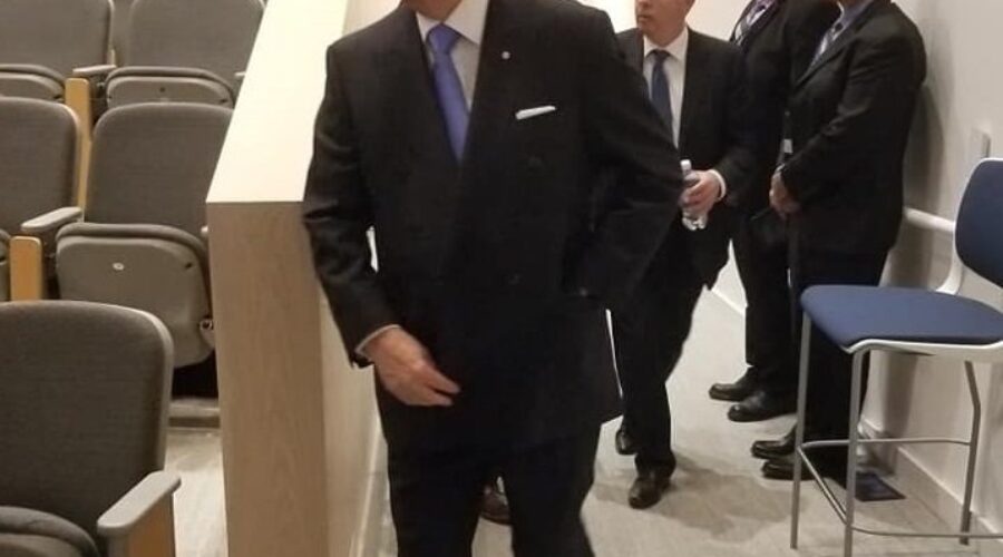 Mulroney says young people should look for leadership during campaign