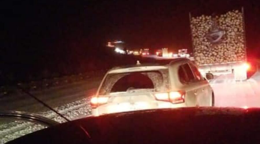 Crash shuts down section of Hwy. 104