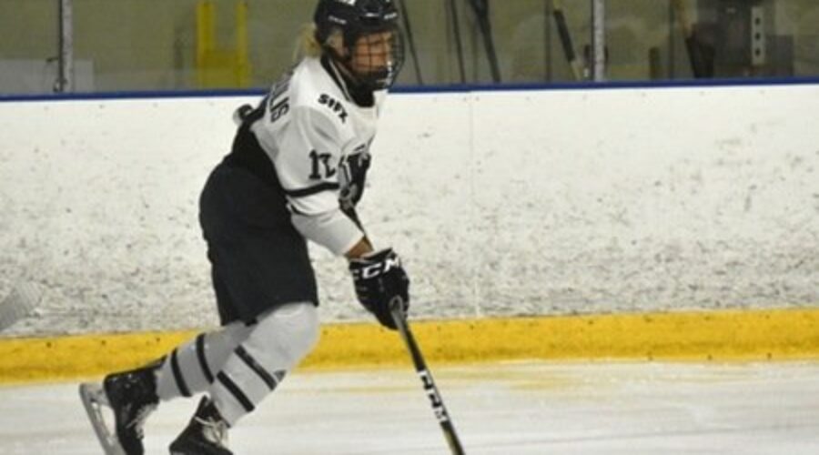 X-Women forward receives conference award