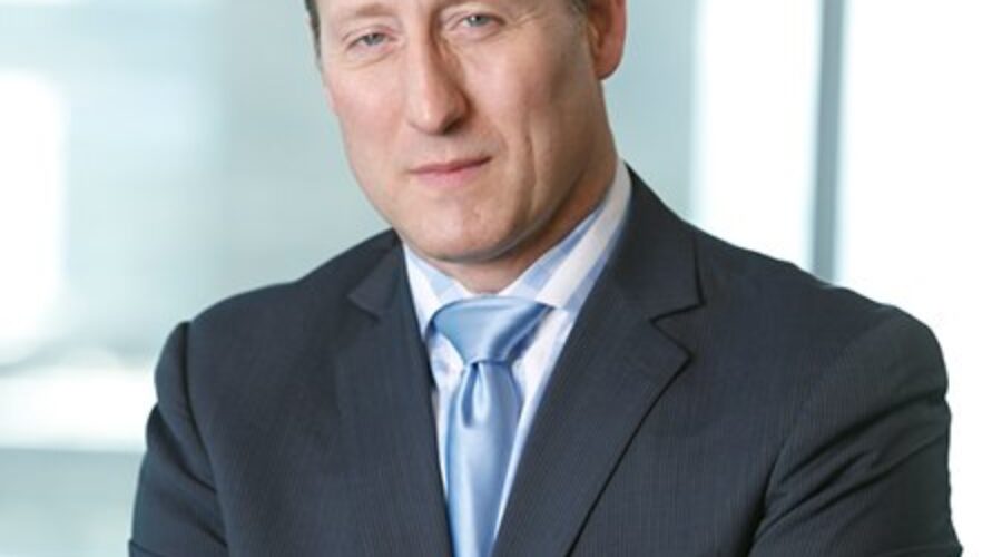 MacKay announces leadership bid