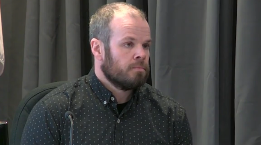 Police officer says Desmond had been kicked out before