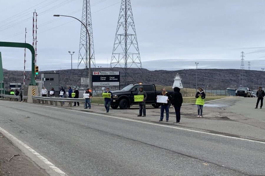 Fishermen protest for open lobster season at causeway