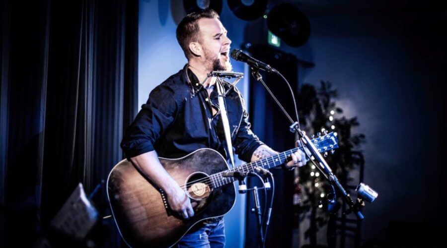 7pm July 17 – Eddie Cummings