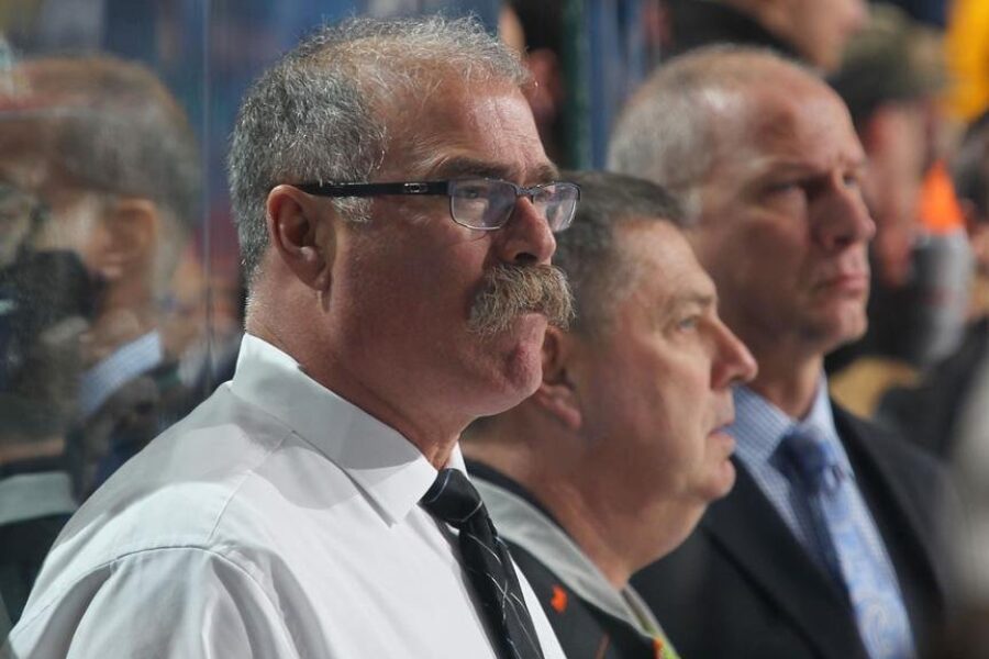 MacLean joins Maple Leafs coaching staff
