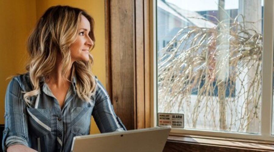 Rural internet group members meet feds