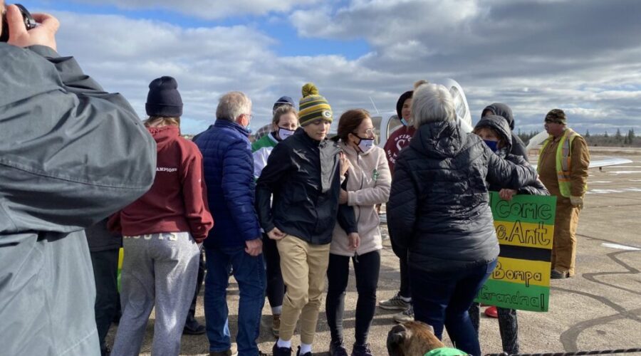 Injured hockey player welcomed home