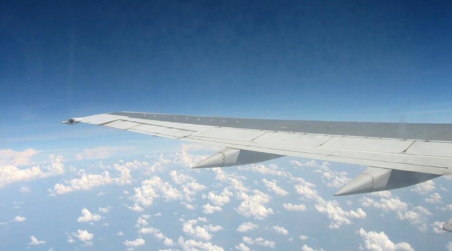 Canada temporarily suspends passenger flights from U.K.