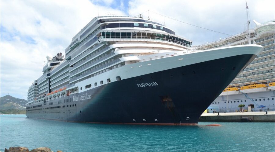 Cruise ship ban extended by one year