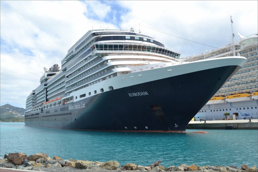 Cruise ship ban extended by one year