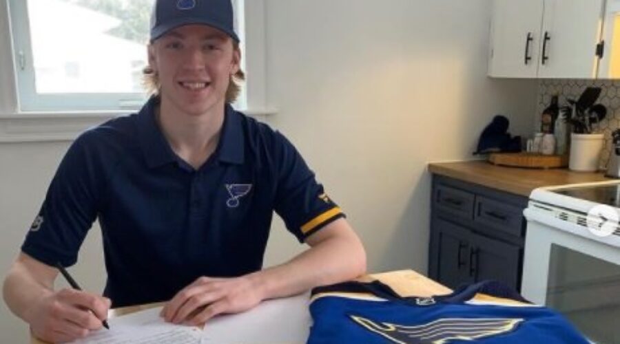 Ellis signs NHL deal with Blues