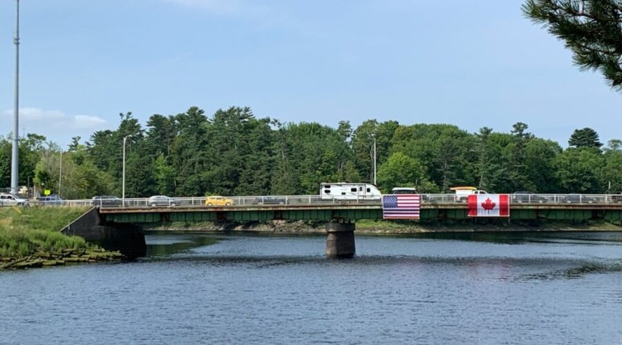 Long Delays Reported At Canadian Border Crossings