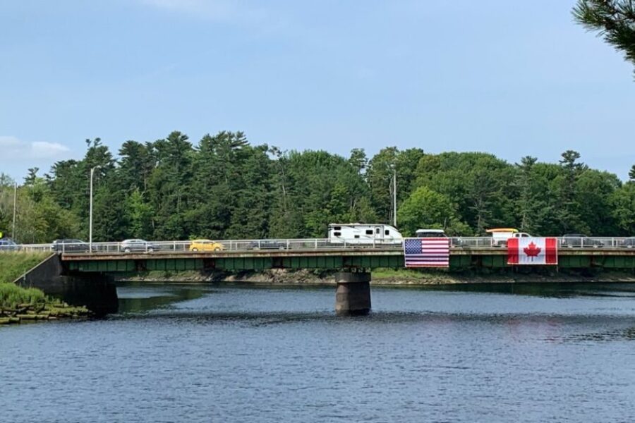 Long Delays Reported At Canadian Border Crossings