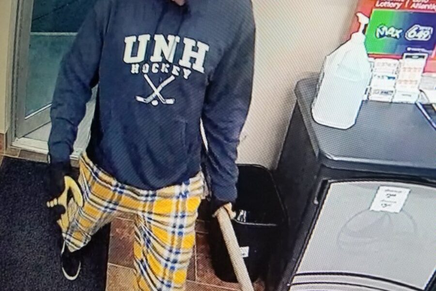 Man attempts robbery with shovel