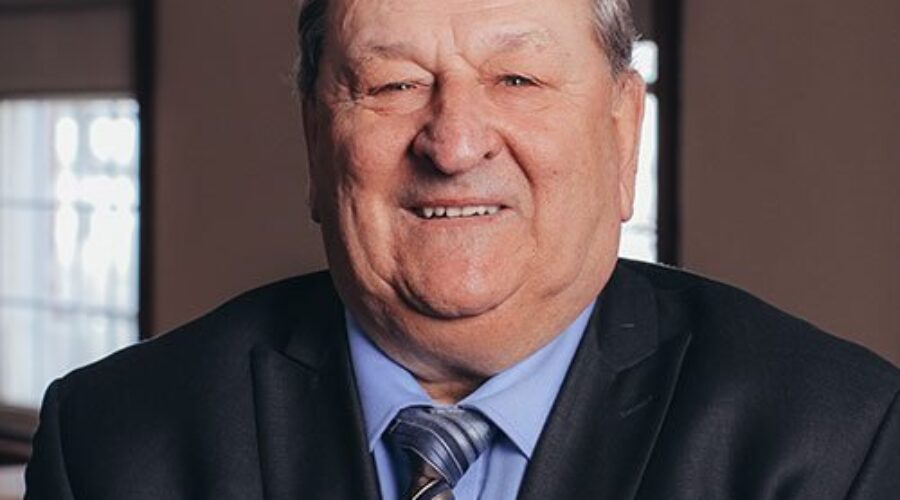 Local councillor announces retirement