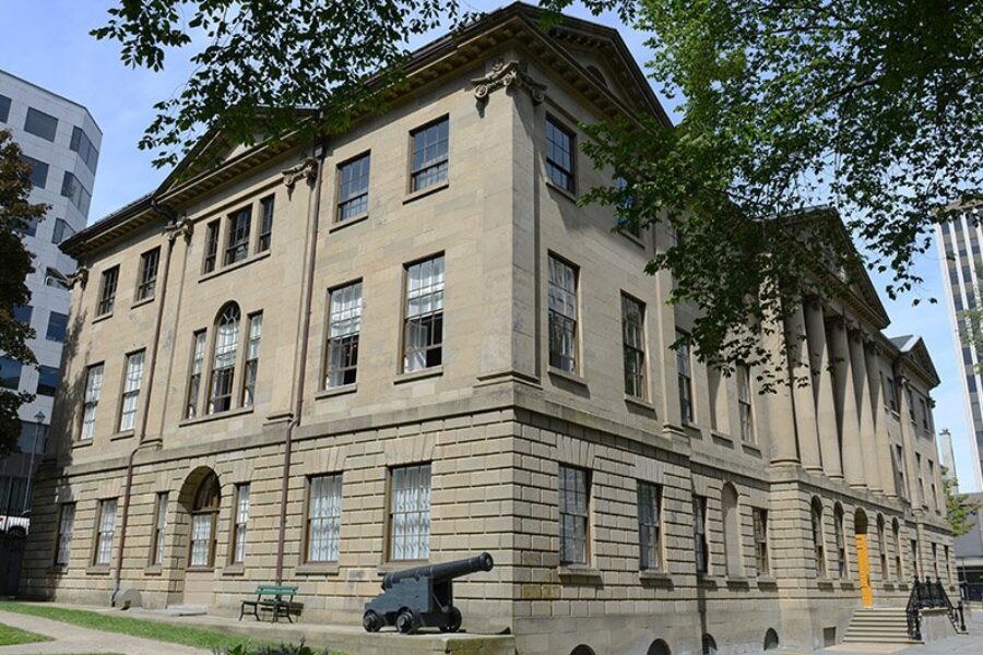 Unvaccinated civil servants return to work March 21