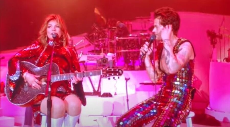 The collab we didn’t know we needed! Harry Styles and Shania Twain at Coachella!