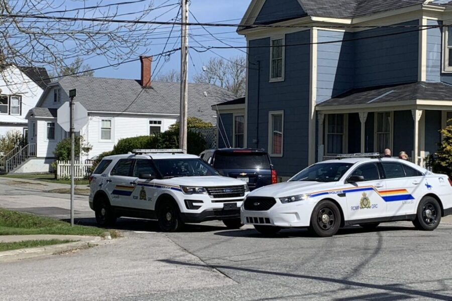 Province restricts ownership of police uniforms, equipment, vehicles