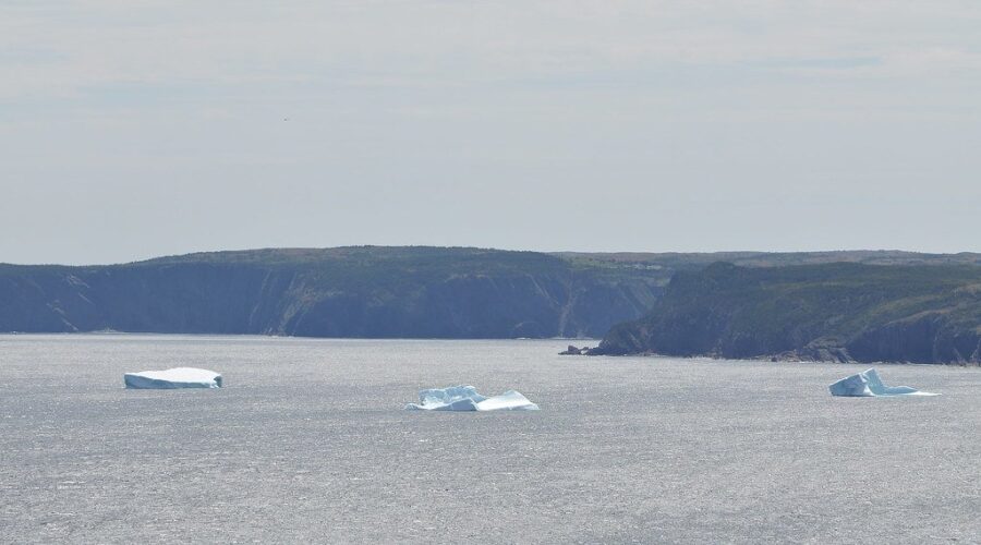 Nova Scotian shrimp boat heading home after ice damage