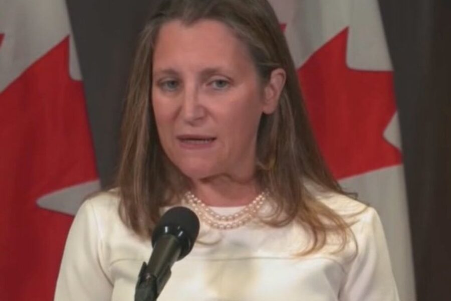 Federal Finance Minister Questioned About Rising Interest Rates