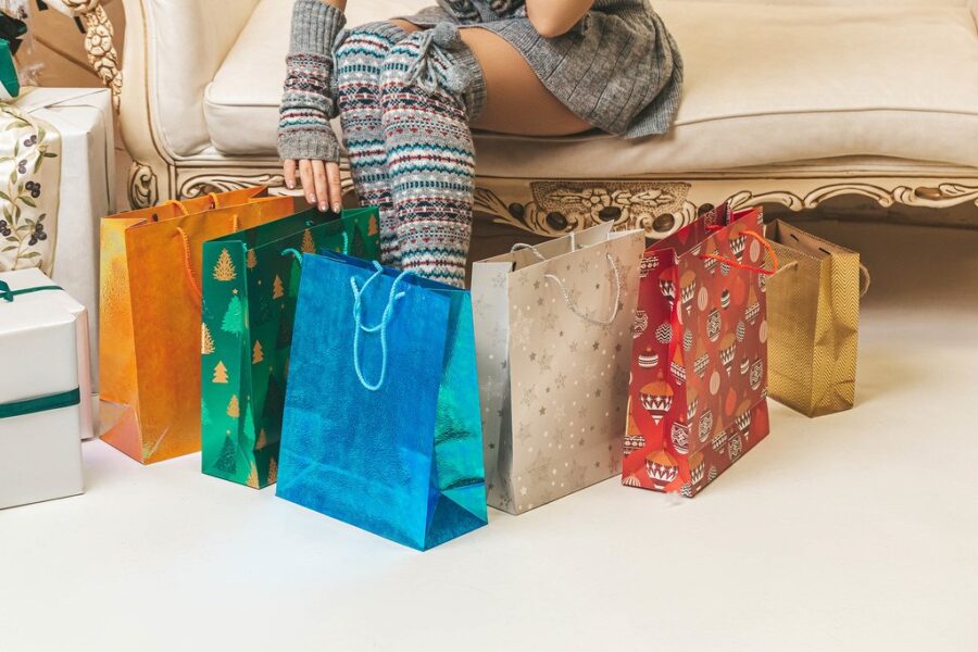 FedEx Holiday Survey Finds Canadians Are Ready To Shop