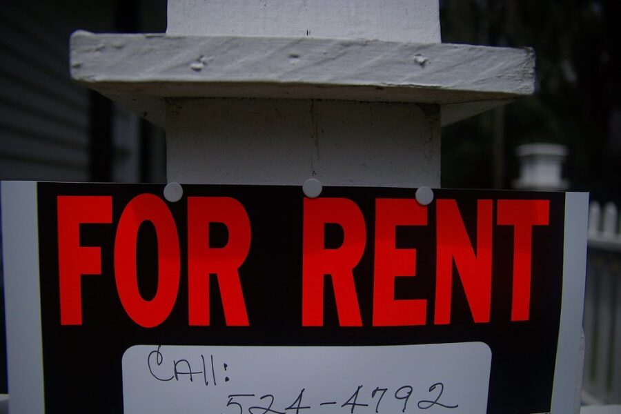 Average rent tops $2,000 per month for first time in Canada