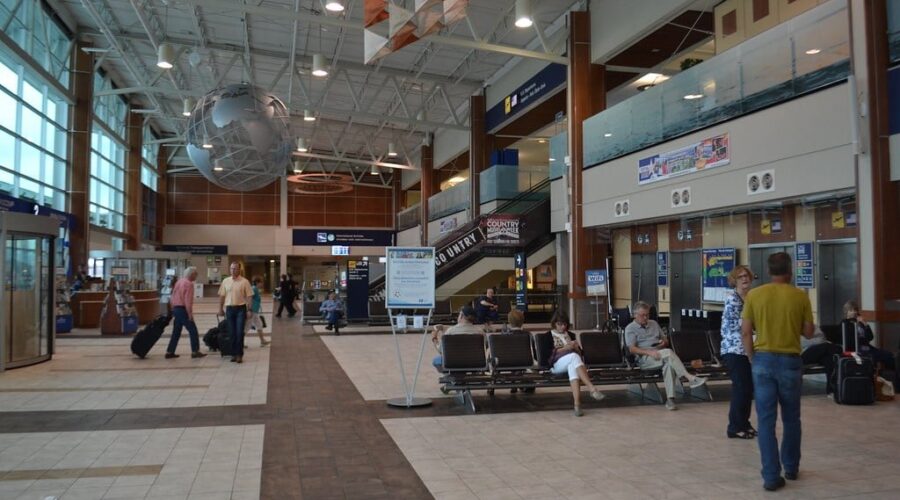 Chirstmas light show, source of laser concern as plane lands in Halifax