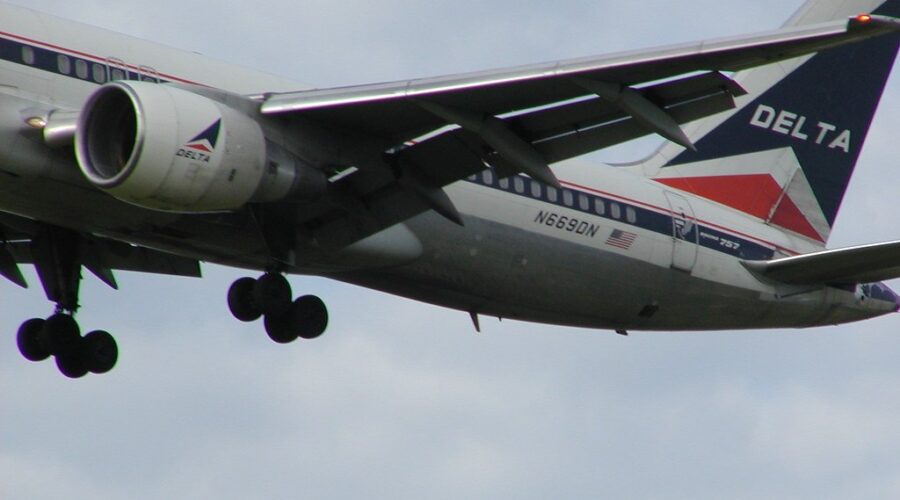 US Flights Cancelled/Delayed After Mass FAA Outage South of The Border