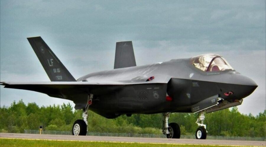 Canada Adopting F-35 Fighters