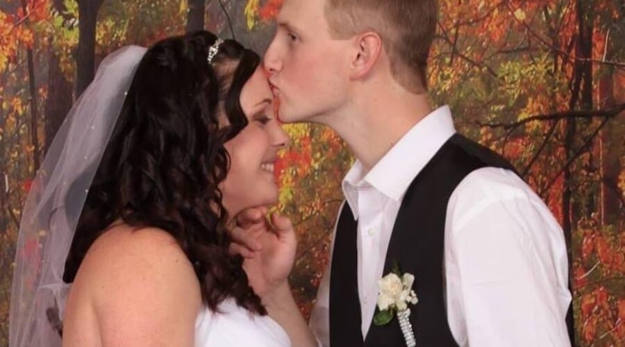 Donations pour in from across Canada, after mother of three dies in ER