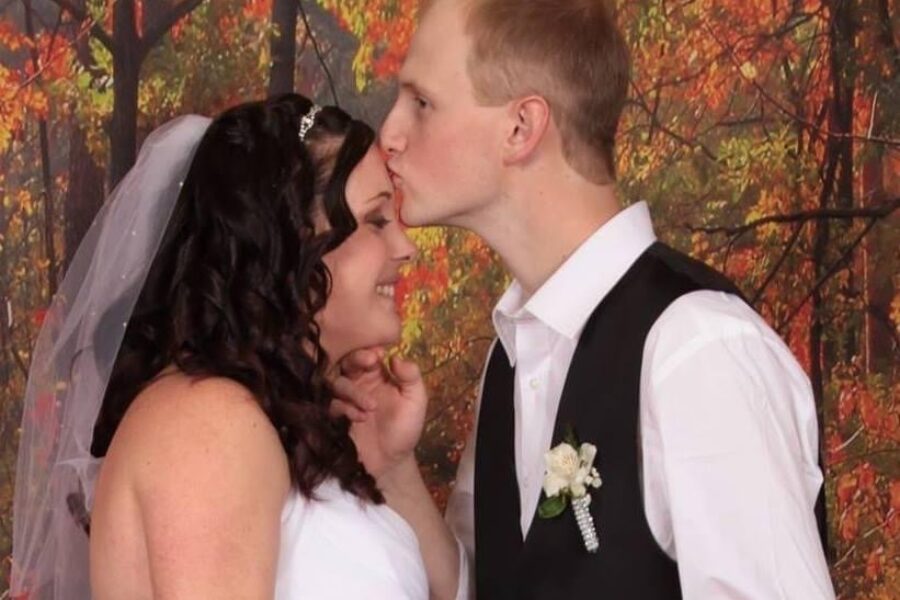 Donations pour in from across Canada, after mother of three dies in ER