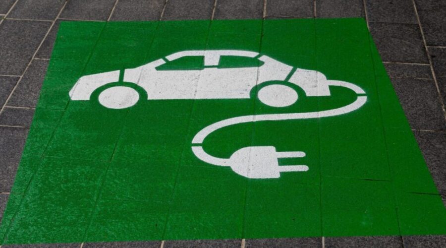 EAC calls on government to make electric vehicles more accessible