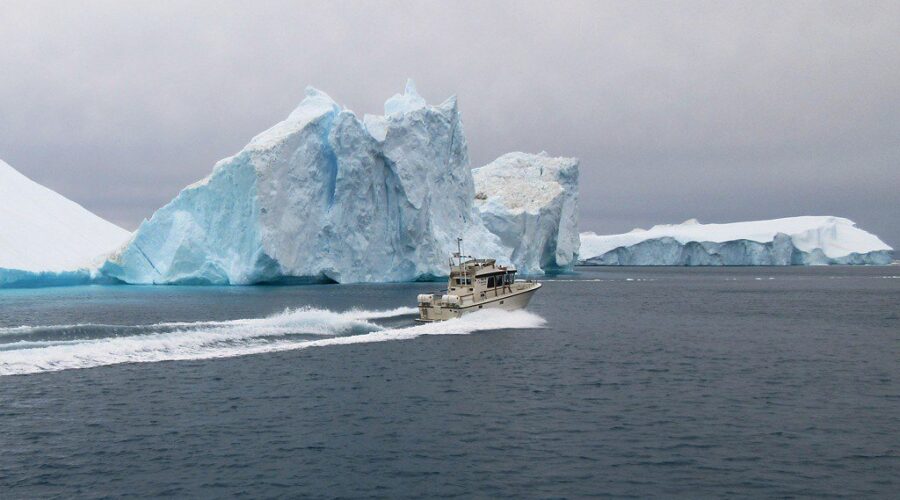 US Coast Guard searching for missing Titanic tour sub