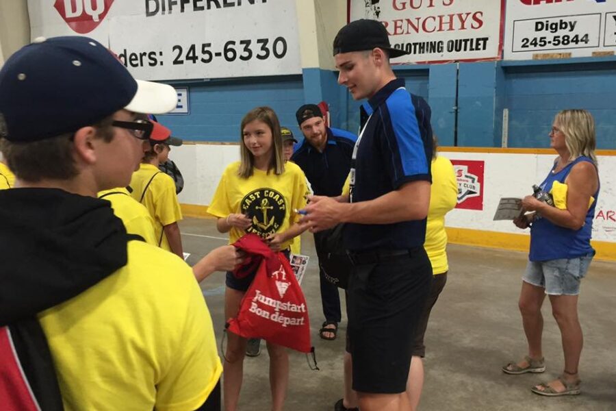 Yarmouth’s Graves signs with Penguins
