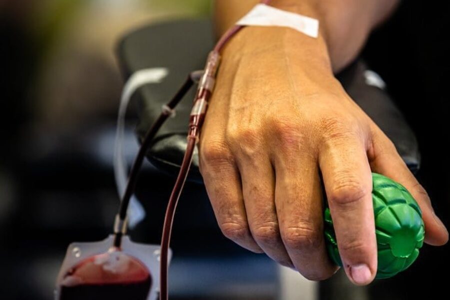 Canadians urged to donate blood and plasma: Canadian Blood Services