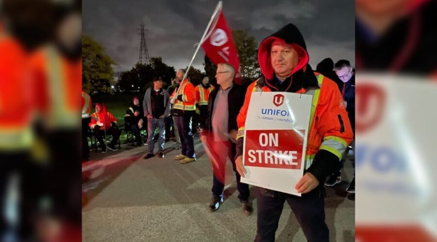St. Lawrence Seaway workers hit the picket lines