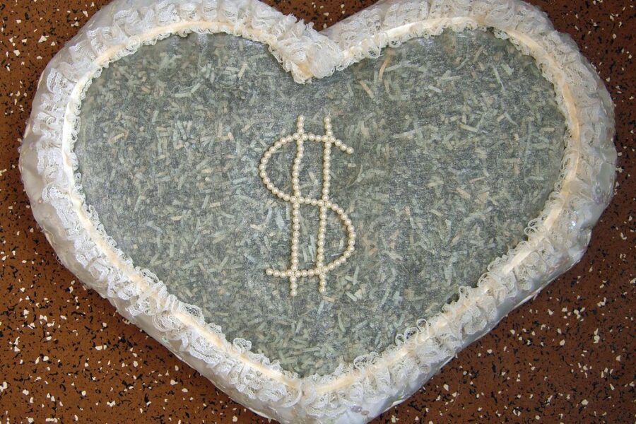 Not all couples agree on finances, BMO Valentine’s survey finds