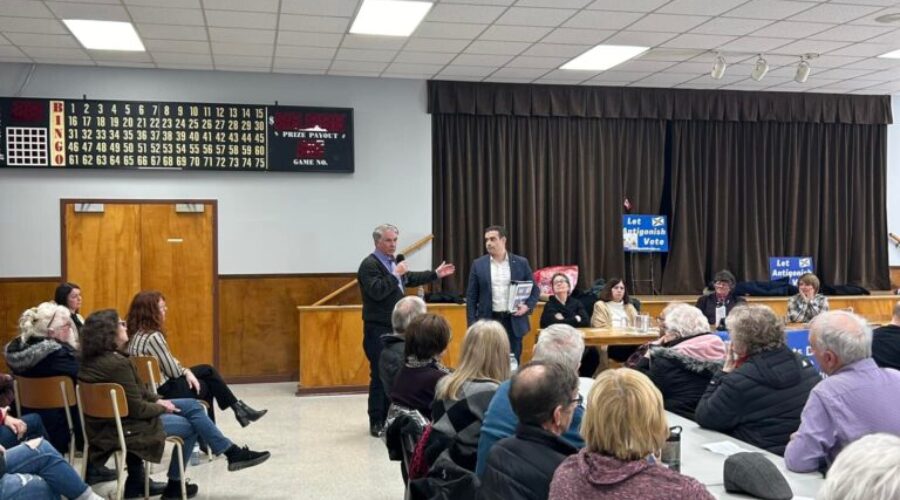 Hundreds gather in Antigonish to have vote on possible merger between town and county
