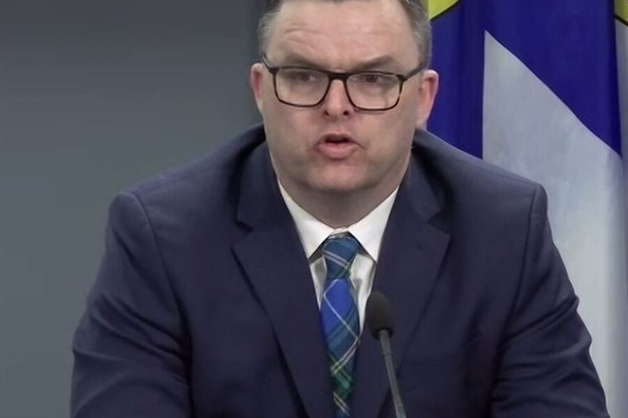 N.S. cabinet minister resigns, Liberal MLA joins Tories