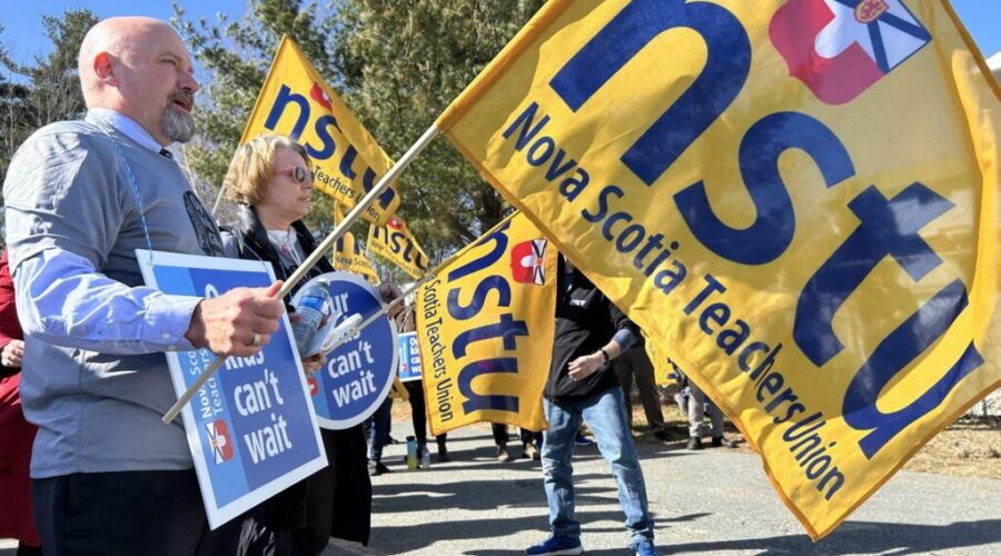 NSTU members vote 98% in favour of strike action