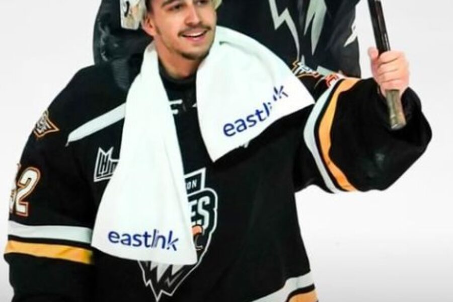 Eagles protect the nest, go up 2-0 in series