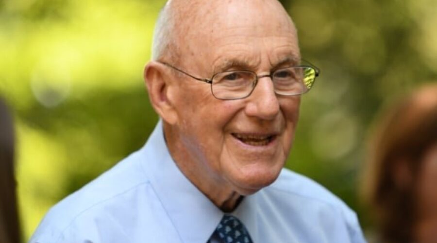 Hundreds gather to honour Arthur Irving