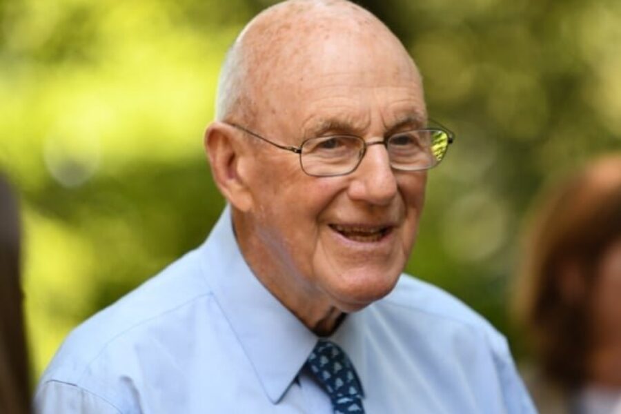 Hundreds gather to honour Arthur Irving