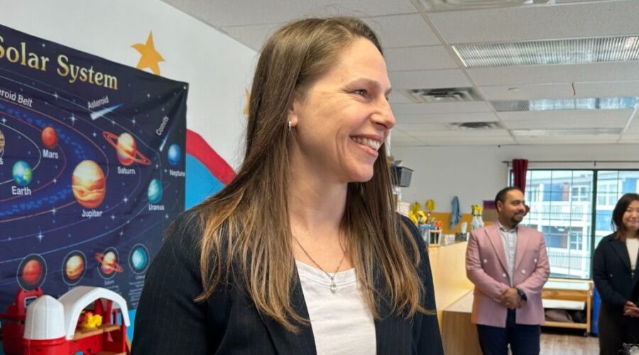 Nova Scotia schools will have a new cellphone policy next year: minister