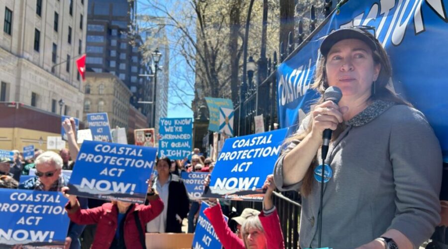 Hundreds call for province to reinstate Coastal Protection Act
