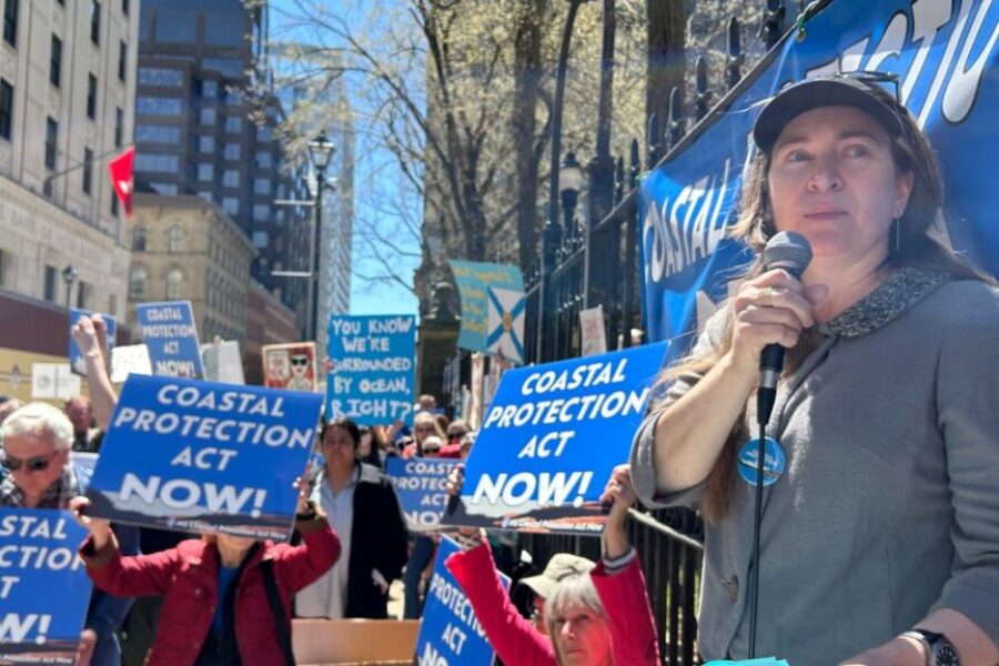 Hundreds call for province to reinstate Coastal Protection Act